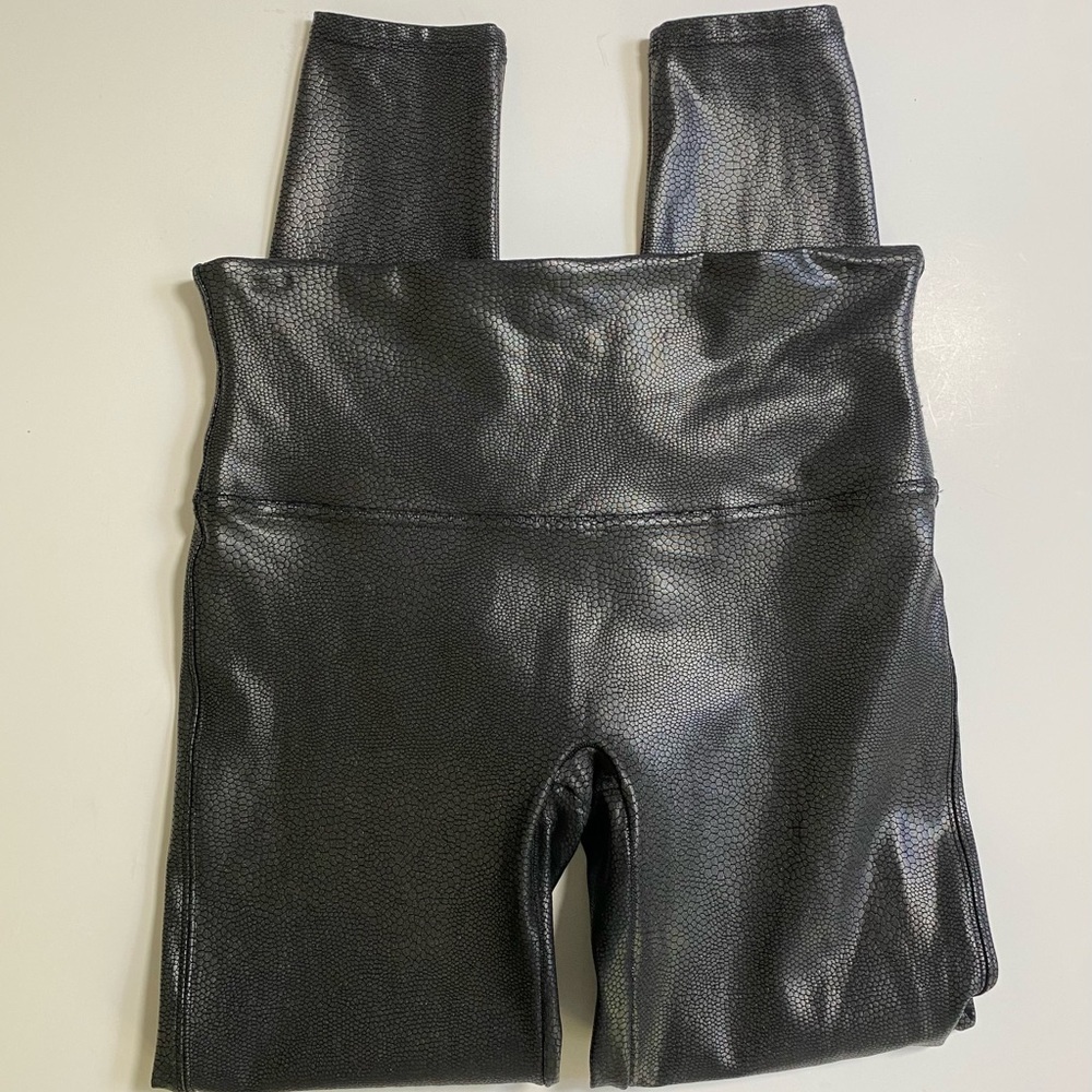 Spanx SPANX Pants Faux Leather Matte Snake Leggings Black size Large New - Picture 14 of 14